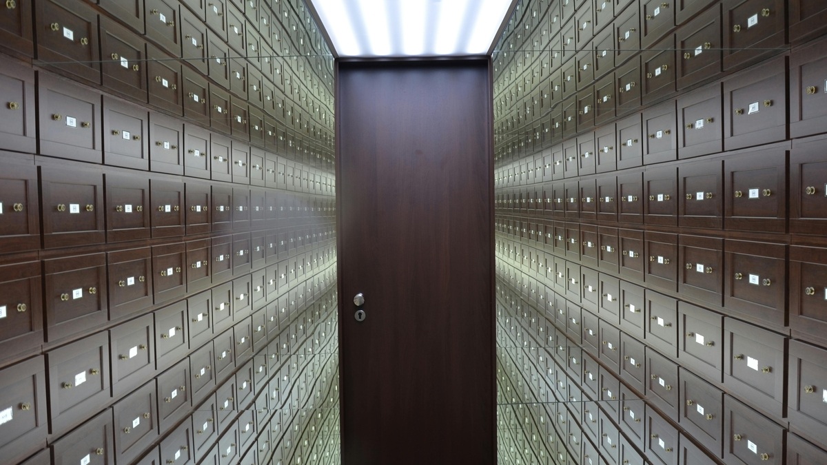 Vault representing secure data-driven claims analytics